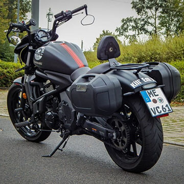 Motorrad mit 3D-Kennzeichen