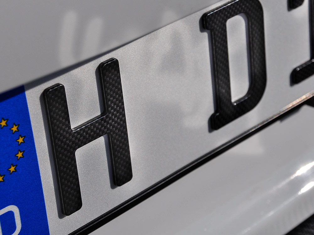 3D Saisonkennzeichen in Carbon-Optik I Jetzt online bestellen